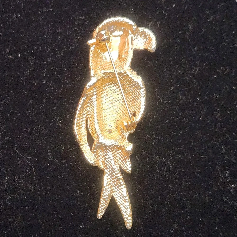 N/A charming parrot